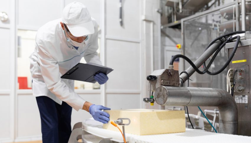 食品原料供應商的下一步，用 AI 把文件變知識，把作業變可控